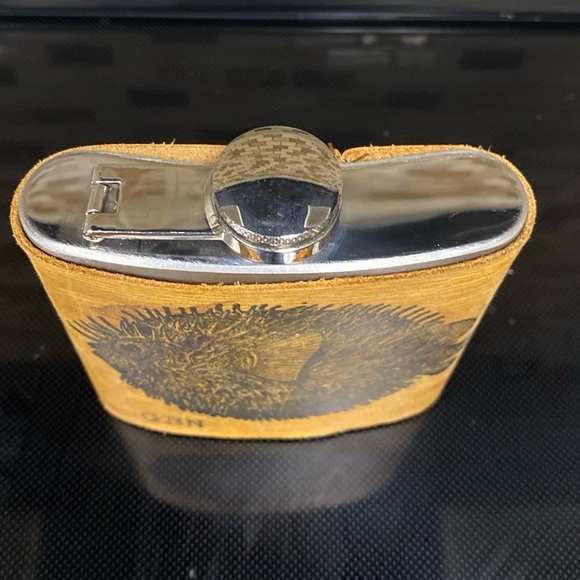 Top Shelf Stainless Steel Leather Covered Flasks 6 oz. - Picture 2 of 15